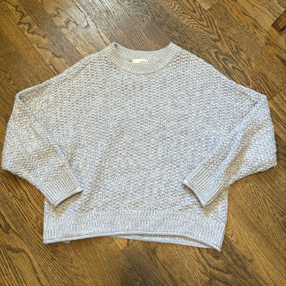 Universal thread-knit sweater